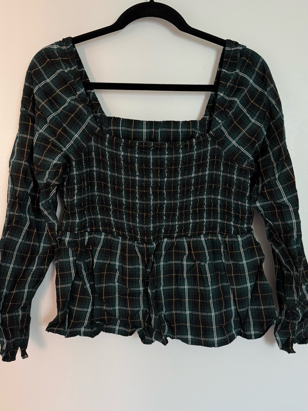 💚 Old Navy Green Plaid Smocked Peplum Top